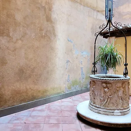 Classic Next To Popolo Square *