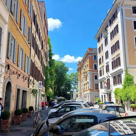 Classic Next To Popolo Square Apartment Rome