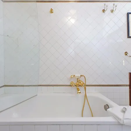 Classic Next To Popolo Square